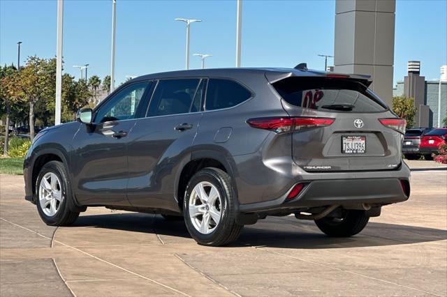 2022 Toyota Highlander LE