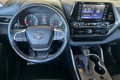 2022 Toyota Highlander LE