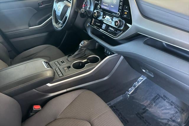 2022 Toyota Highlander LE