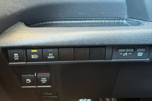 2023 Toyota Sienna XSE 7 Passenger