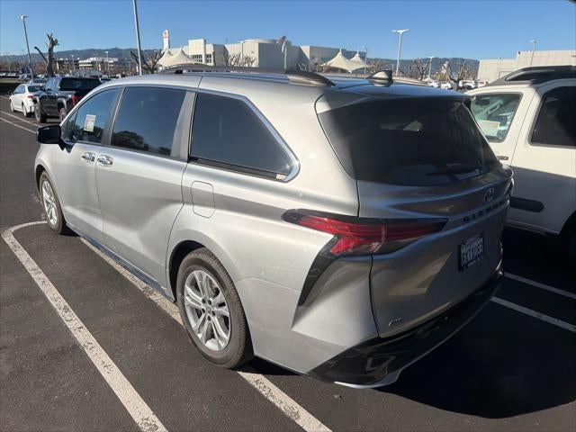 2022 Toyota Sienna XSE 7 Passenger