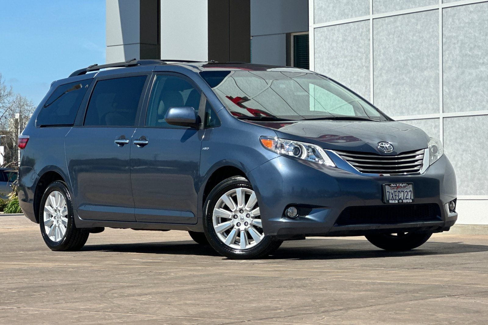 2017 Toyota Sienna XLE 7 Passenger
