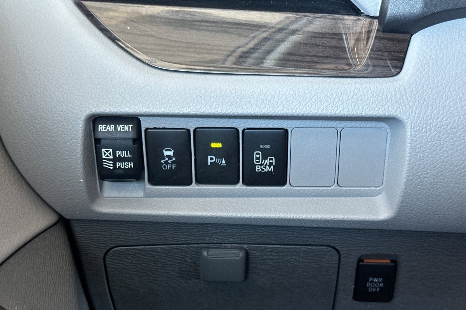 2017 Toyota Sienna XLE 7 Passenger