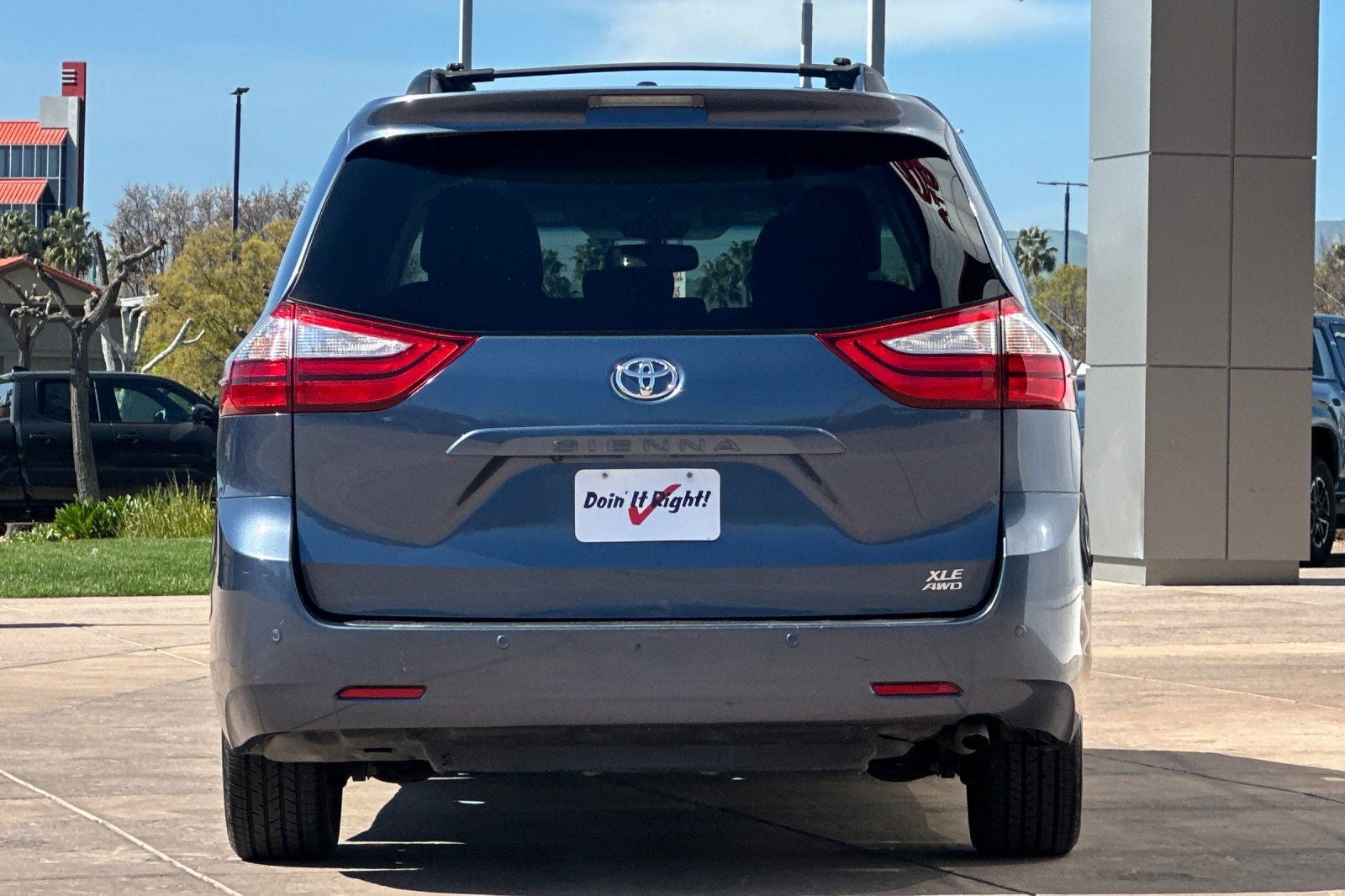 2017 Toyota Sienna XLE 7 Passenger