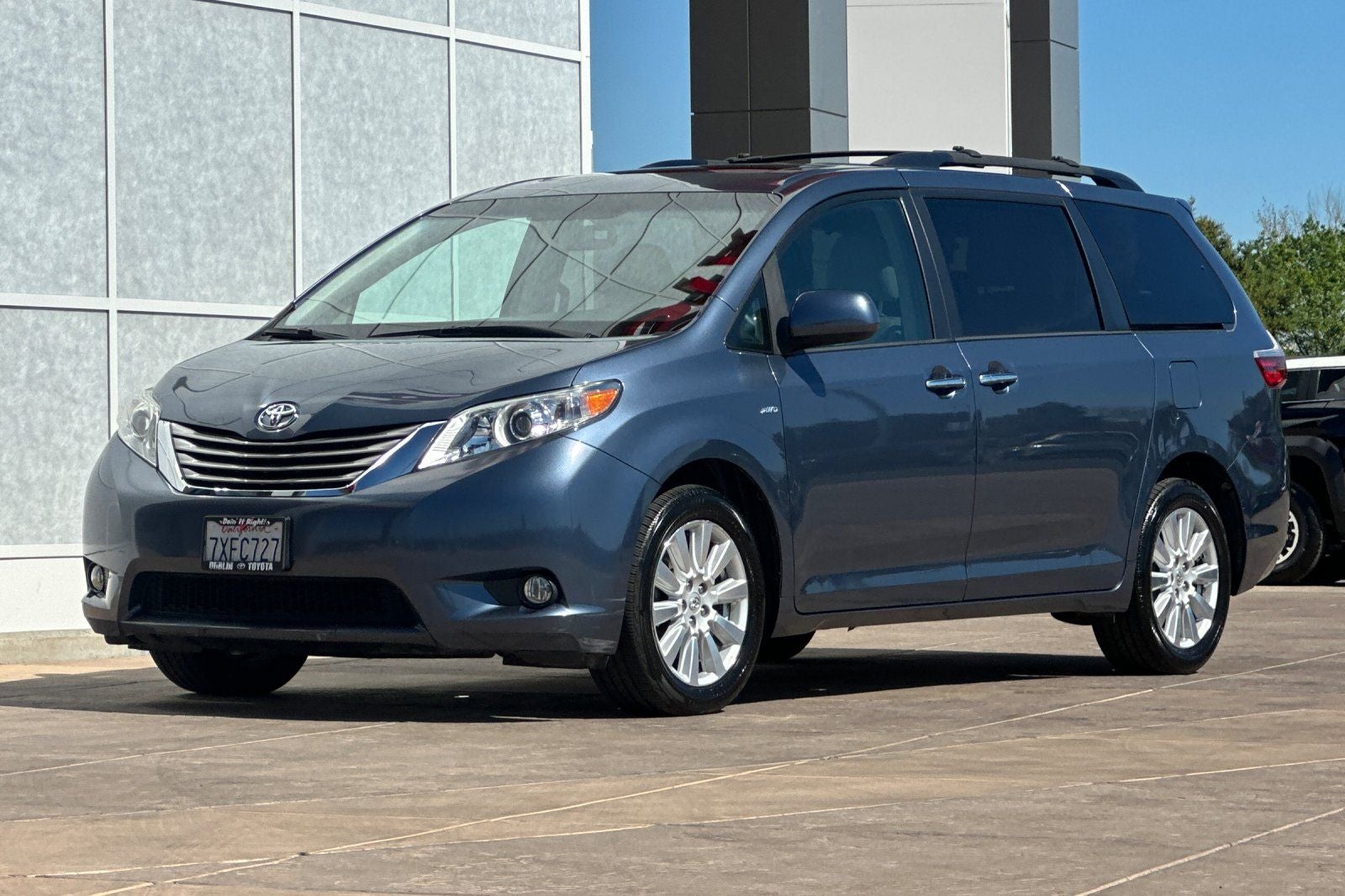 2017 Toyota Sienna XLE 7 Passenger