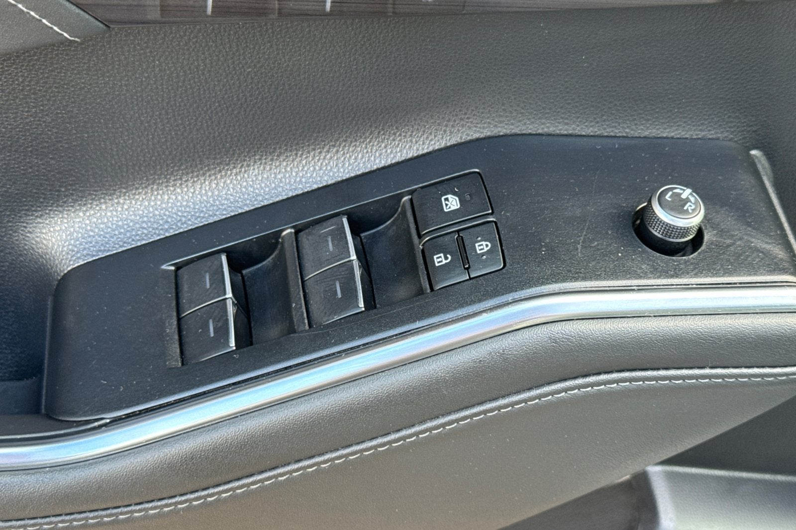 2022 Toyota Highlander Hybrid Platinum