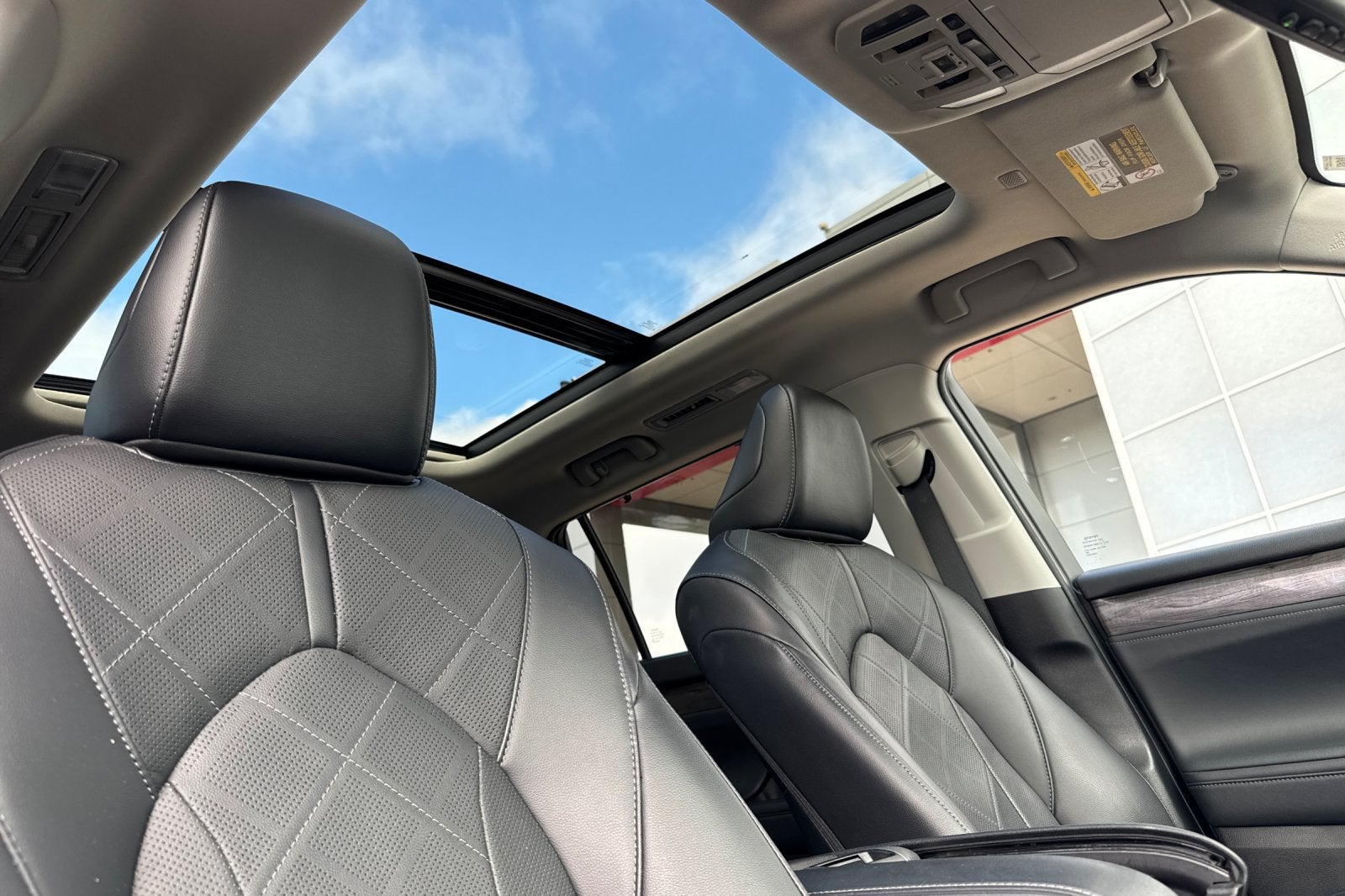 2022 Toyota Highlander Hybrid Platinum