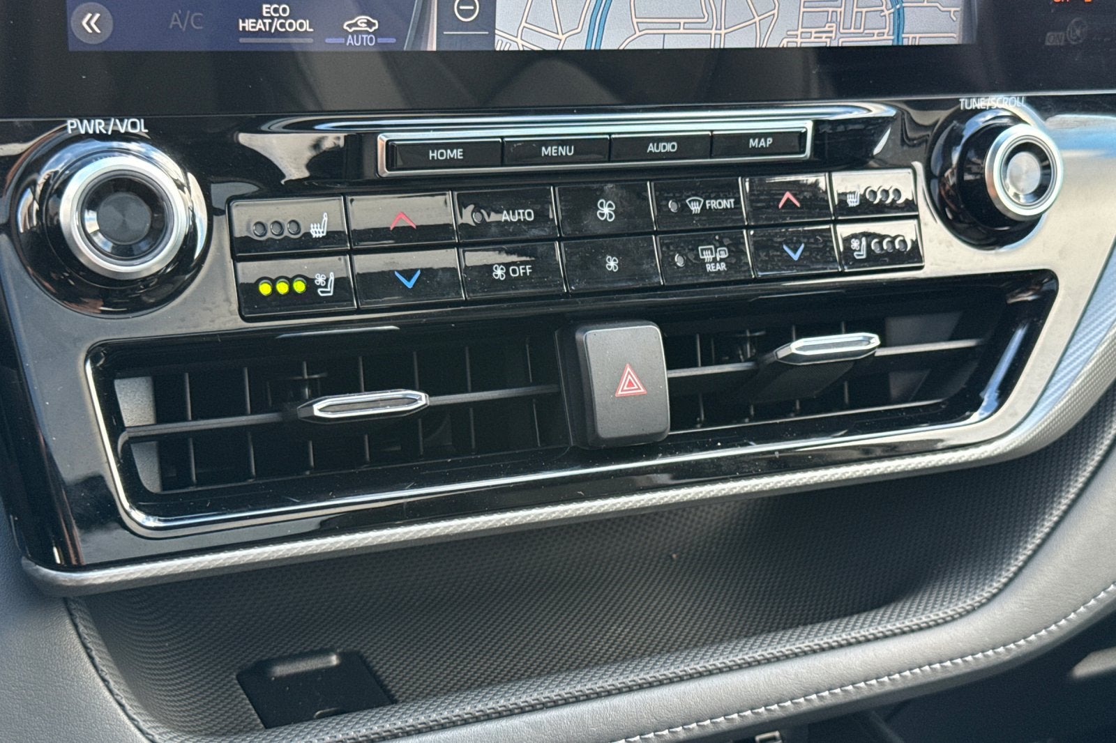 2022 Toyota Highlander Hybrid Platinum