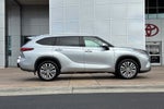2022 Toyota Highlander Hybrid Platinum