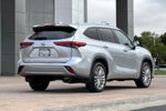 2022 Toyota Highlander Hybrid Platinum