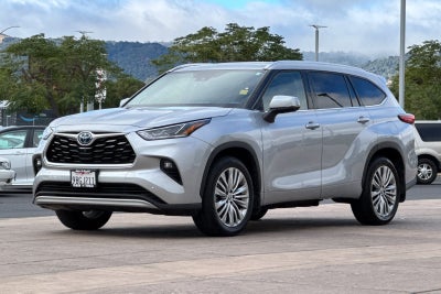 2022 Toyota Highlander Hybrid Platinum