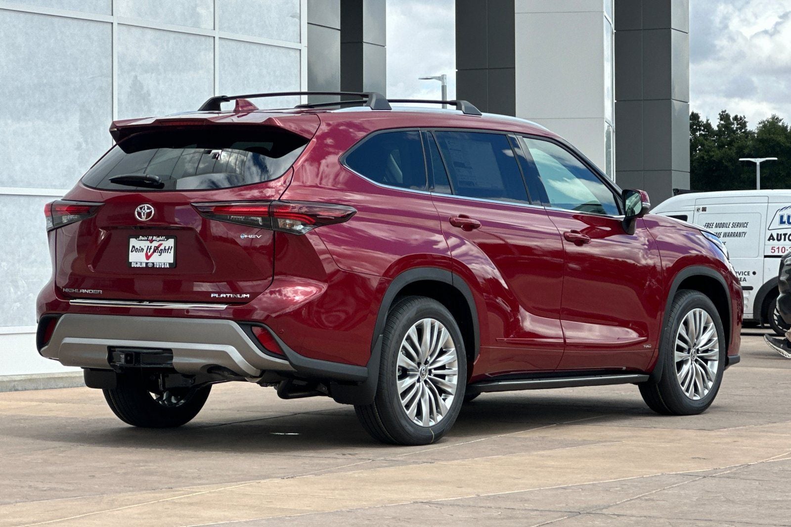 2026 Toyota Highlander Hybrid Platinum