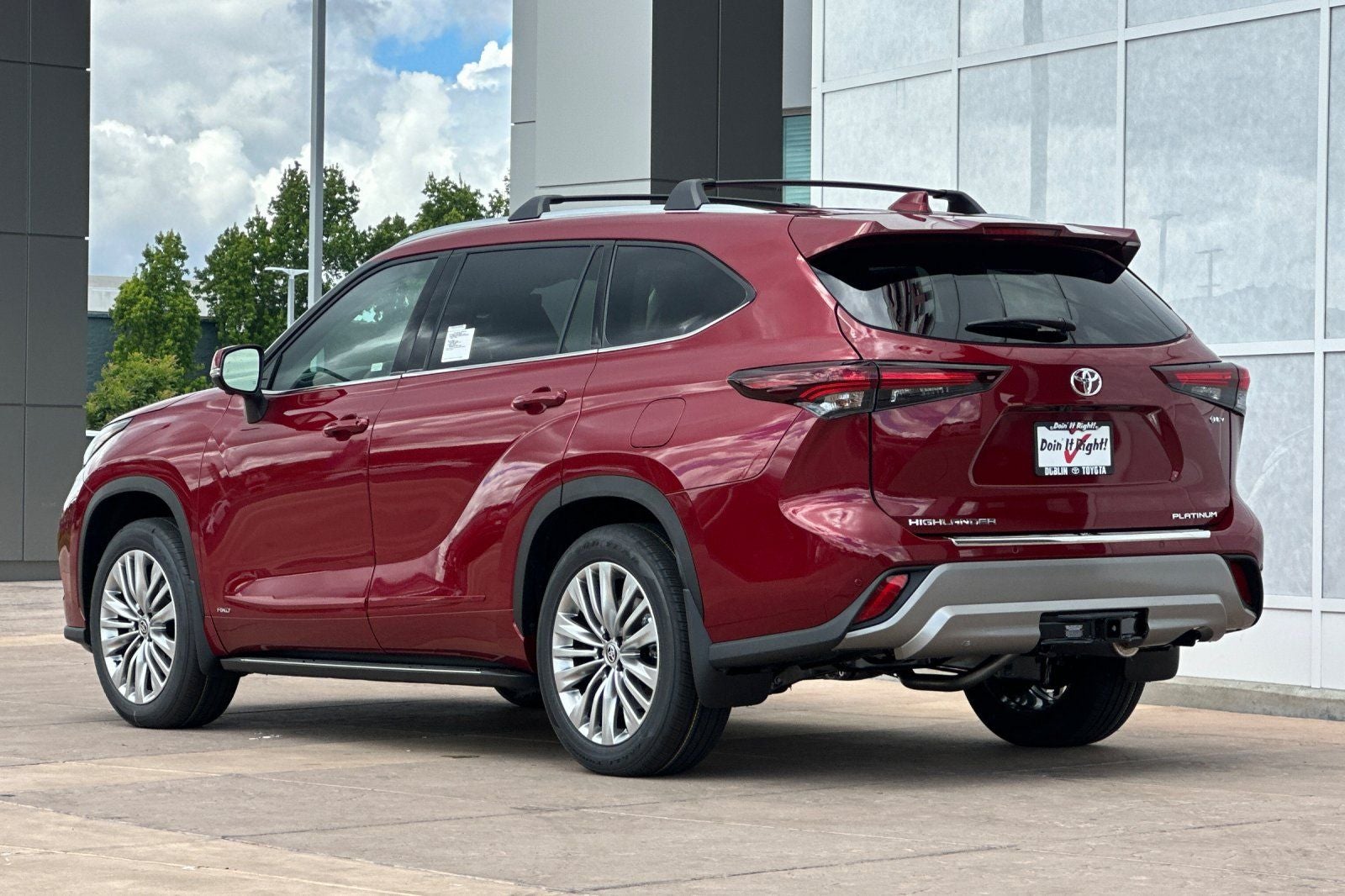 2026 Toyota Highlander Hybrid Platinum