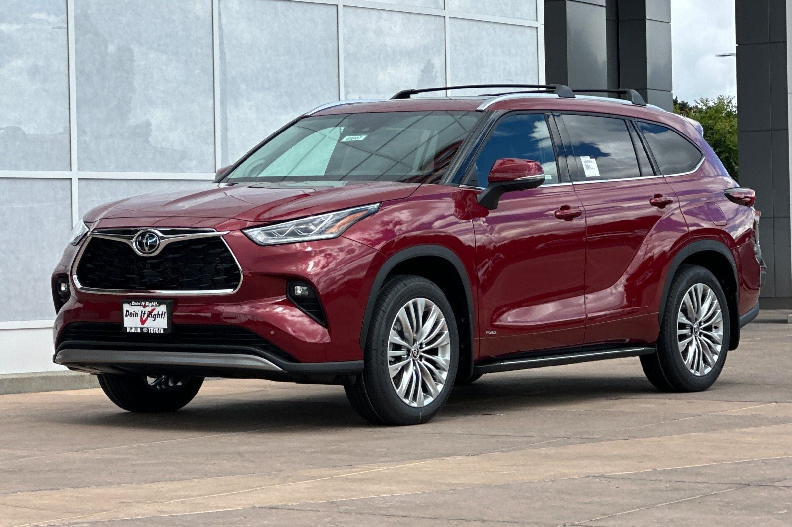 2026 Toyota Highlander Hybrid Platinum