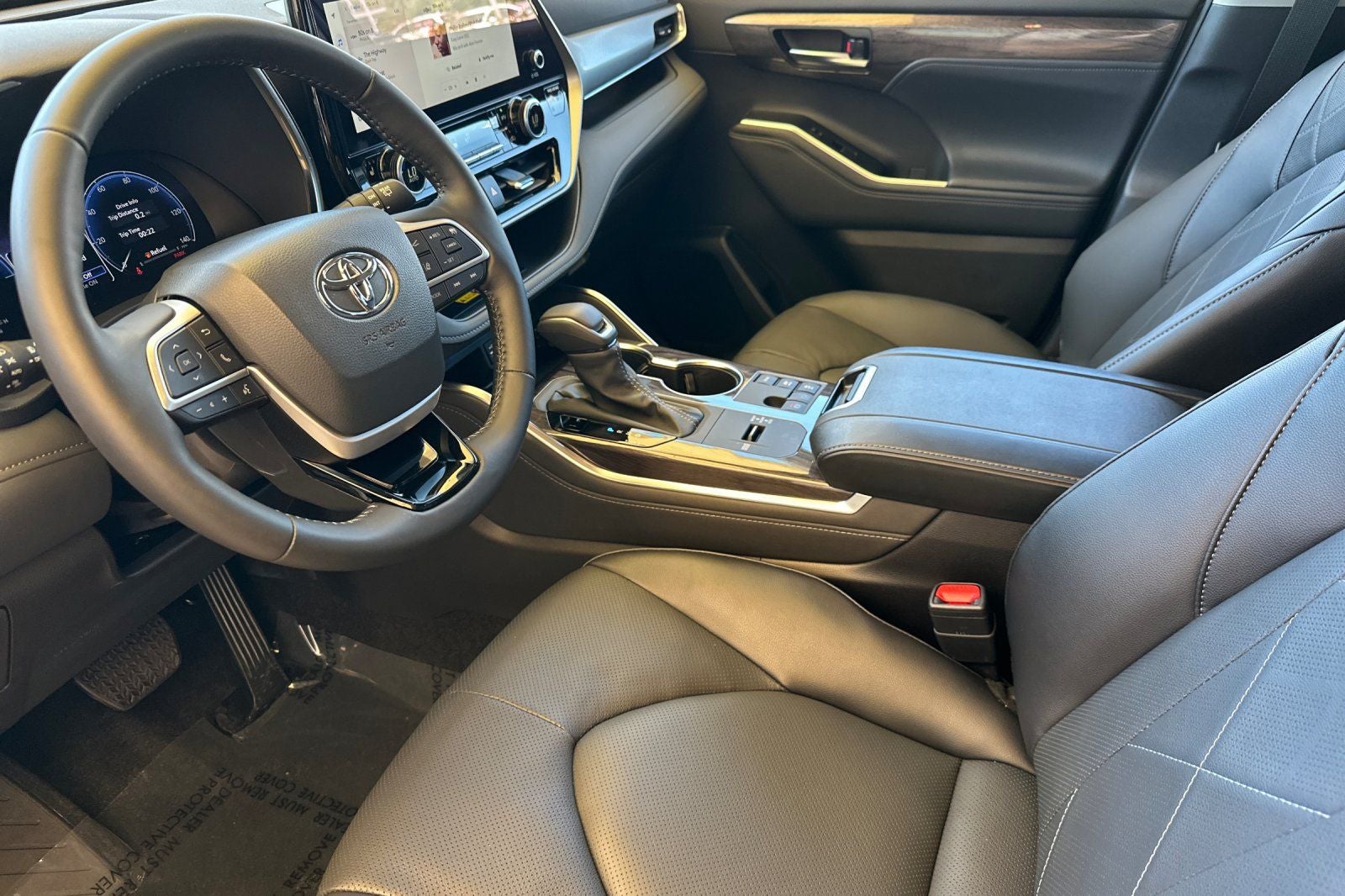 2026 Toyota Highlander Hybrid Platinum