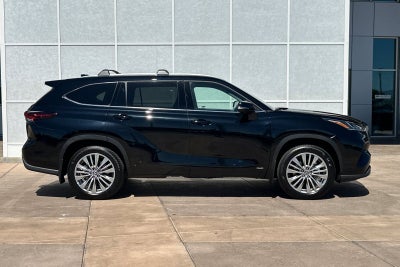 2026 Toyota Highlander Hybrid Platinum