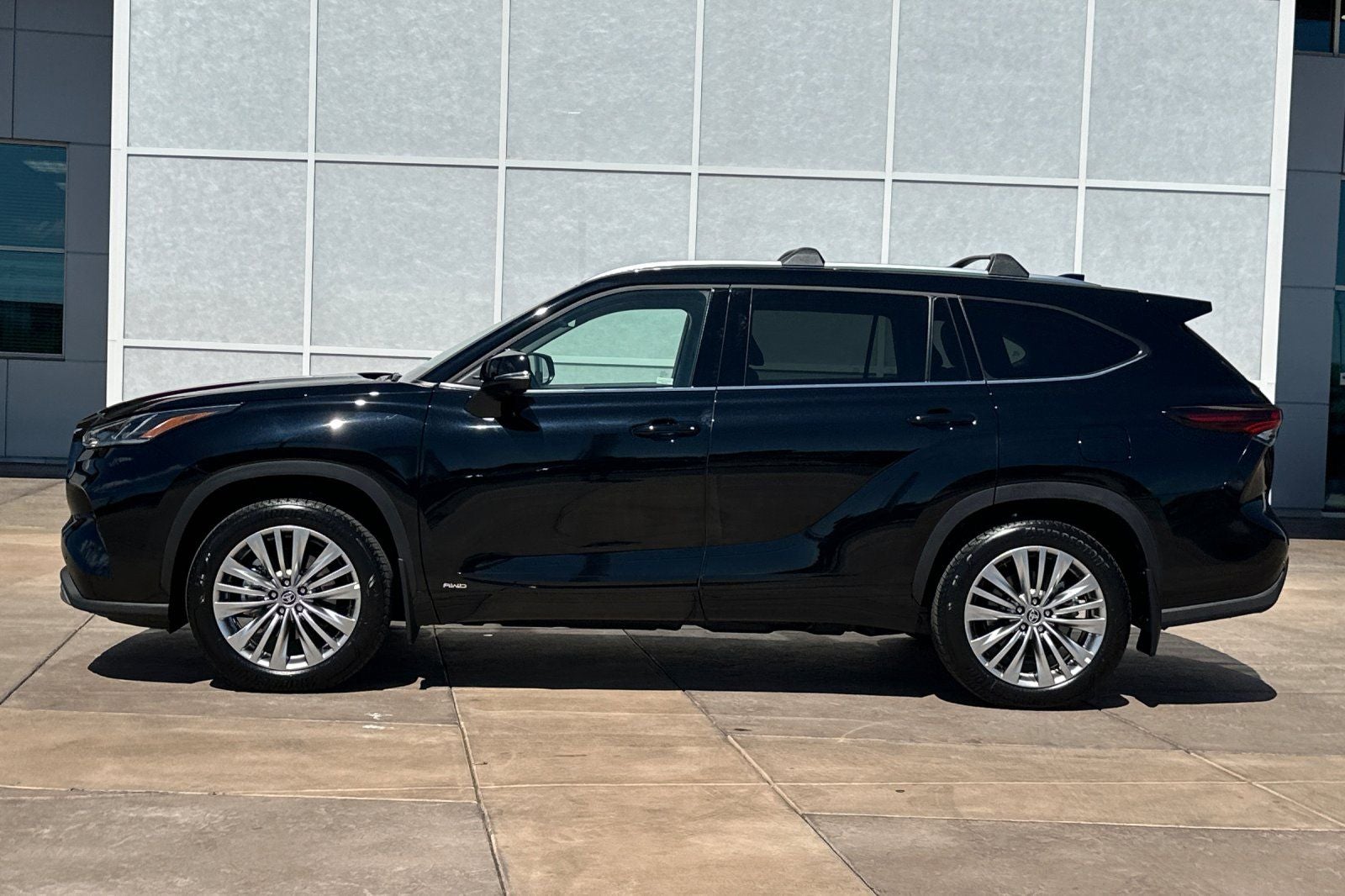 2026 Toyota Highlander Hybrid Platinum