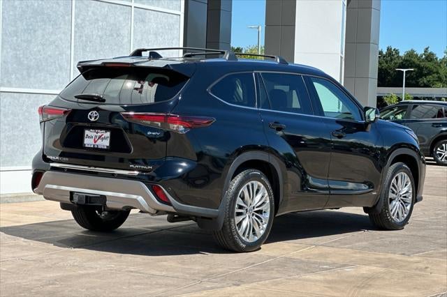 2026 Toyota Highlander Hybrid Platinum