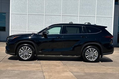 2026 Toyota Highlander Hybrid Platinum