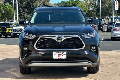 2026 Toyota Highlander Hybrid Platinum