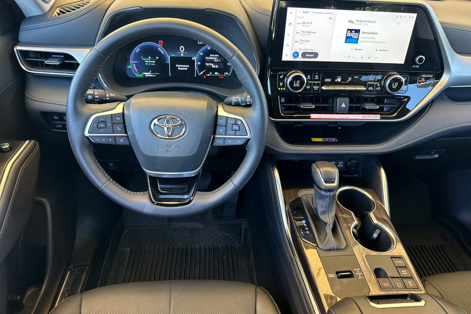 2026 Toyota Highlander Hybrid Platinum