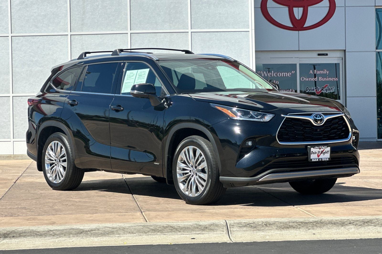 2026 Toyota Highlander Hybrid Platinum