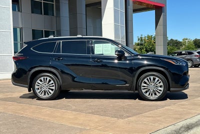 2026 Toyota Highlander Hybrid Platinum