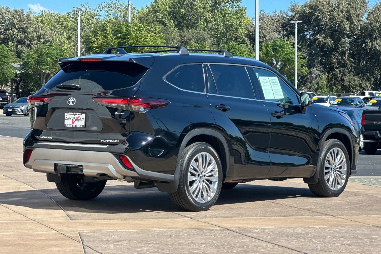 2026 Toyota Highlander Hybrid Platinum