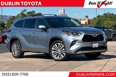 2021 Toyota Highlander Hybrid Platinum