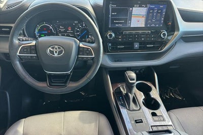 2021 Toyota Highlander Hybrid Platinum