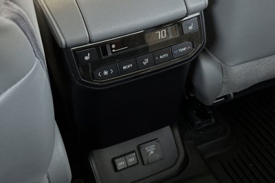 2024 Toyota Highlander Hybrid Platinum