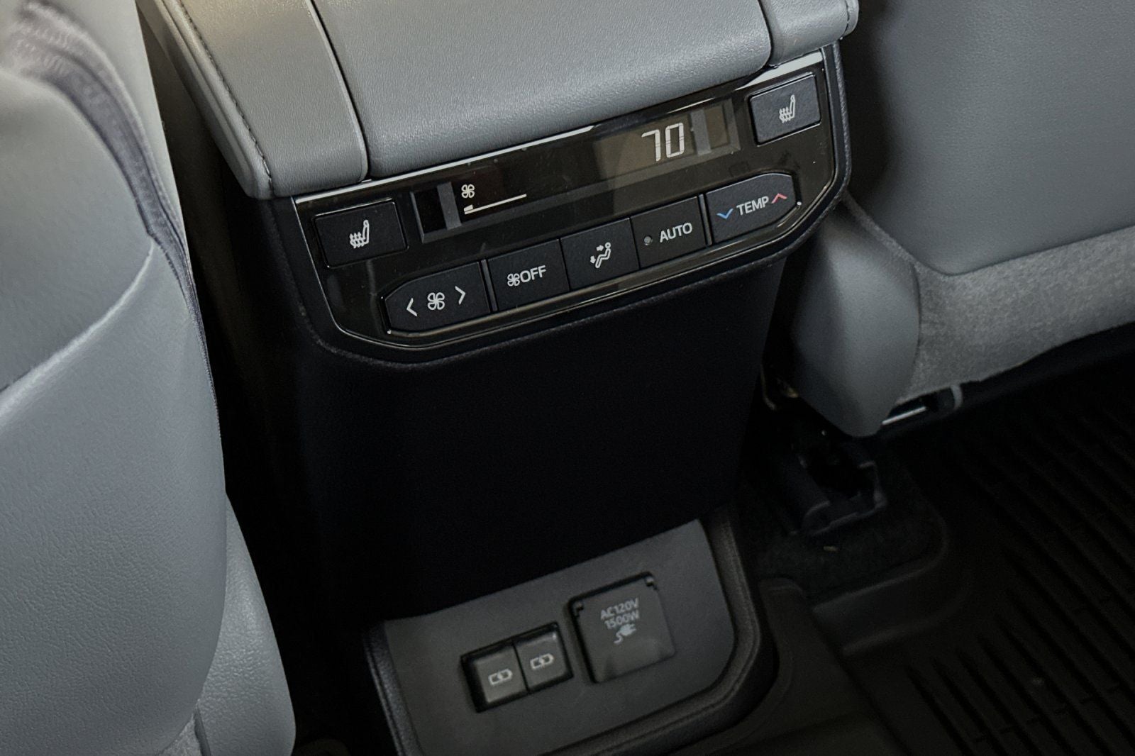 2024 Toyota Highlander Hybrid Platinum