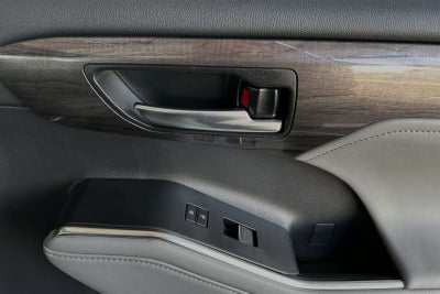 2024 Toyota Highlander Hybrid Platinum