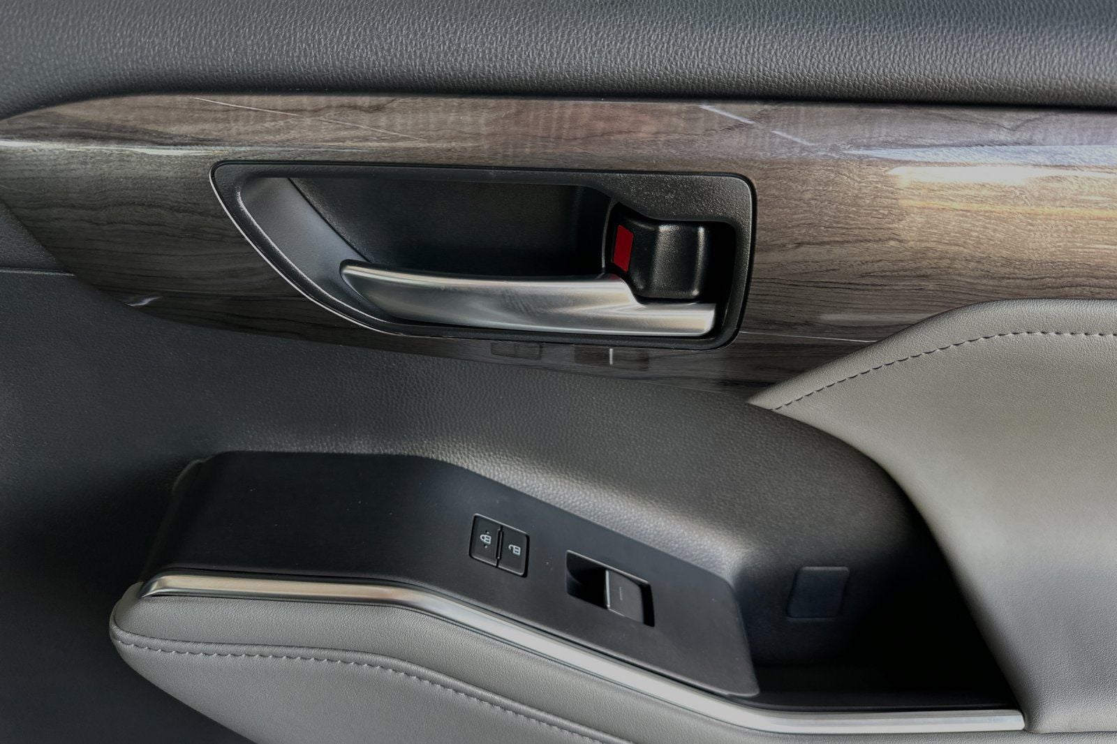 2024 Toyota Highlander Hybrid Platinum