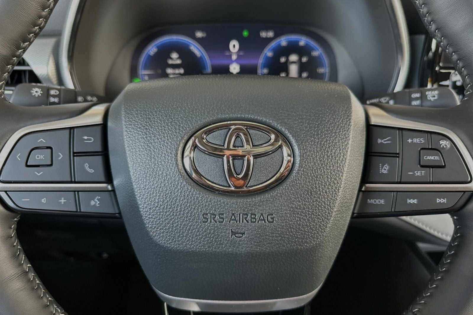 2024 Toyota Highlander Hybrid Platinum