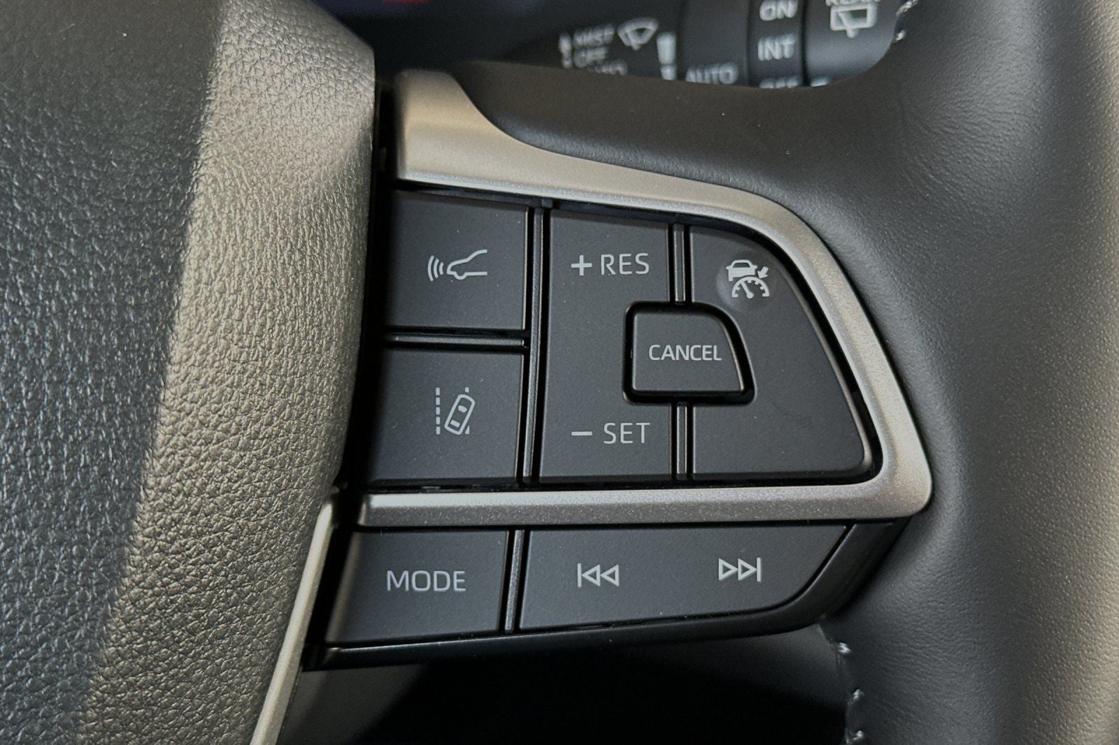 2024 Toyota Highlander Hybrid Platinum