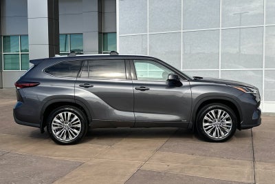 2024 Toyota Highlander Hybrid Platinum