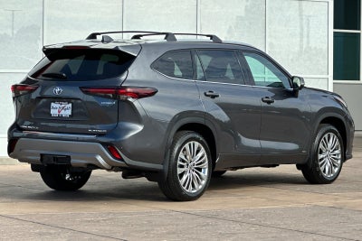 2024 Toyota Highlander Hybrid Platinum