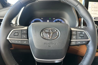 2026 Toyota Highlander Hybrid Platinum