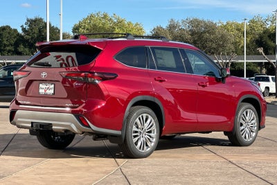 2026 Toyota Highlander Hybrid Platinum