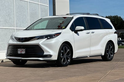 2025 Toyota Sienna Platinum 7 Passenger