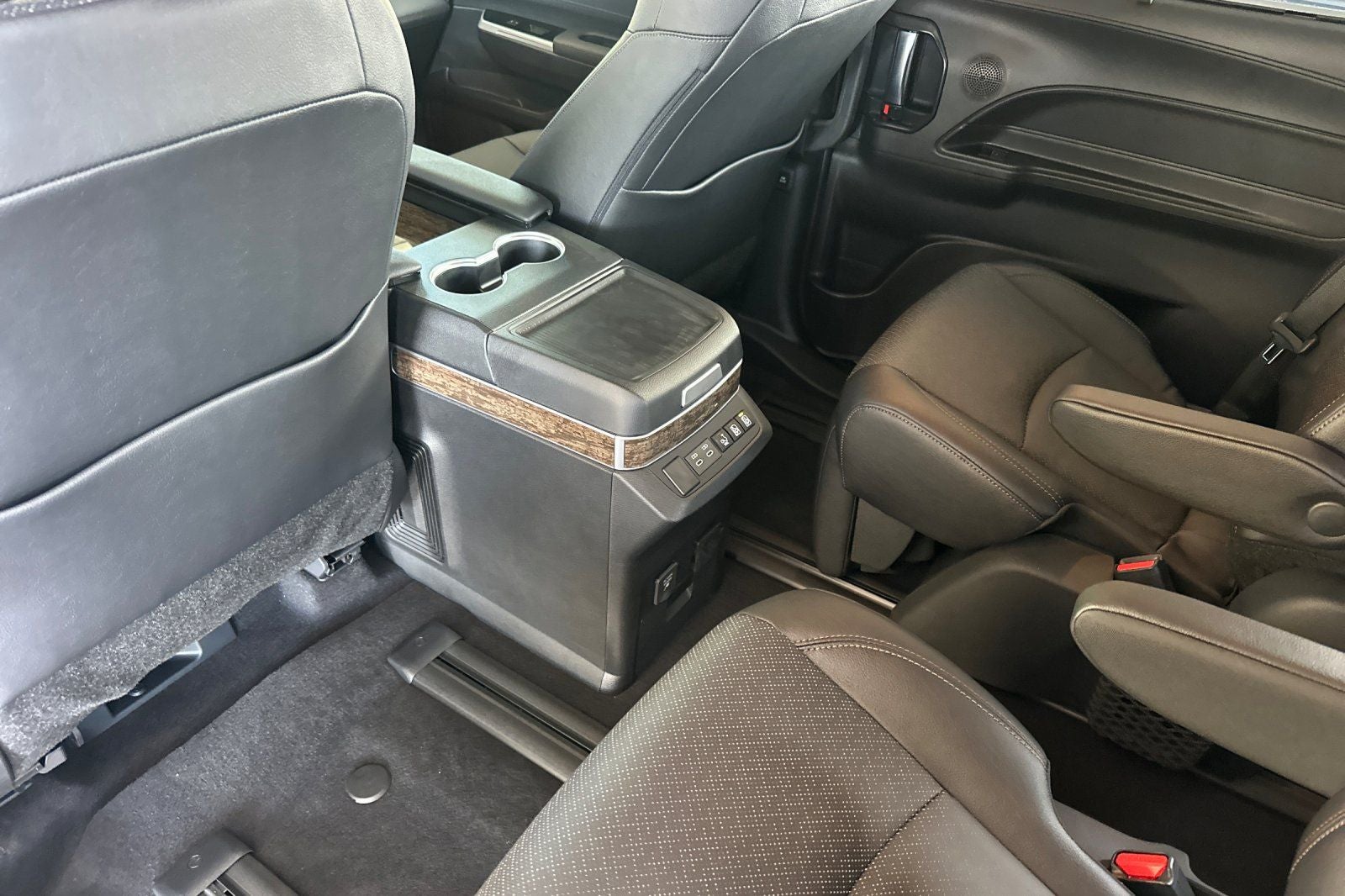 2025 Toyota Sienna Platinum 7 Passenger