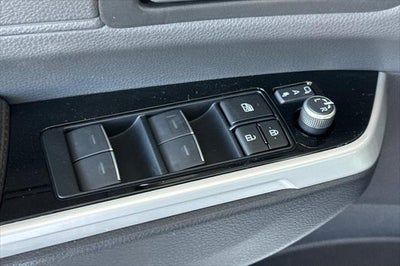 2025 Toyota Sienna Platinum 7 Passenger