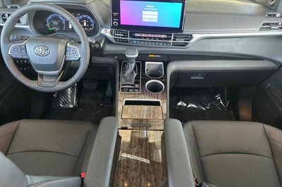 2025 Toyota Sienna Platinum 7 Passenger