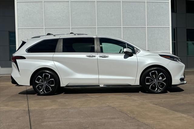 2025 Toyota Sienna Platinum 7 Passenger