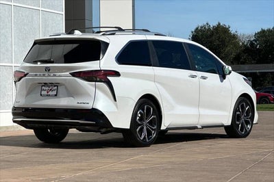 2025 Toyota Sienna Platinum 7 Passenger