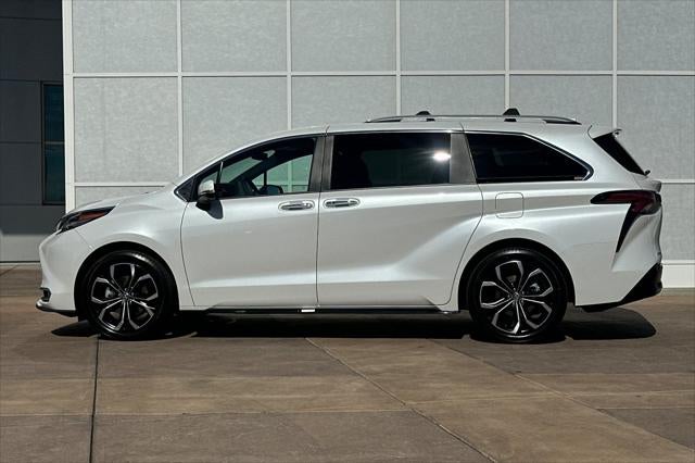 2025 Toyota Sienna Platinum 7 Passenger