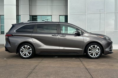 2024 Toyota Sienna Platinum 7 Passenger