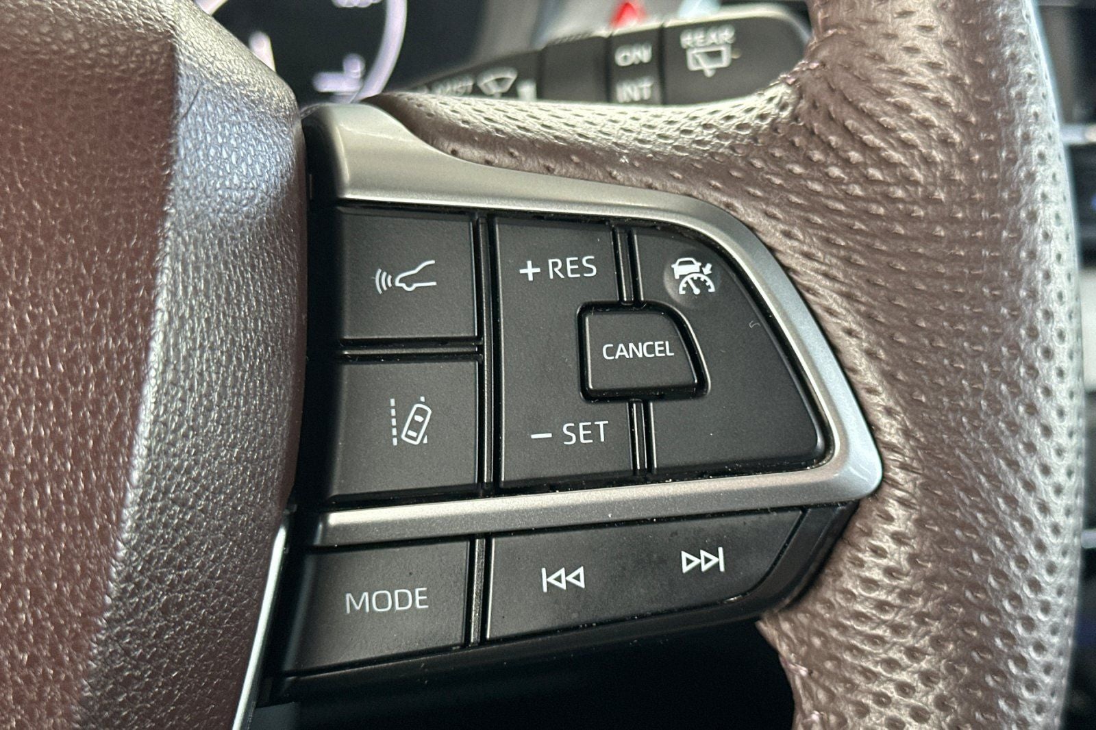 2024 Toyota Sienna Platinum 7 Passenger