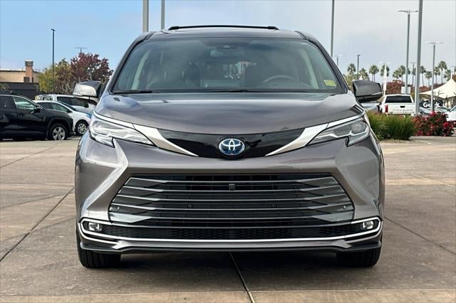 2024 Toyota Sienna Platinum 7 Passenger